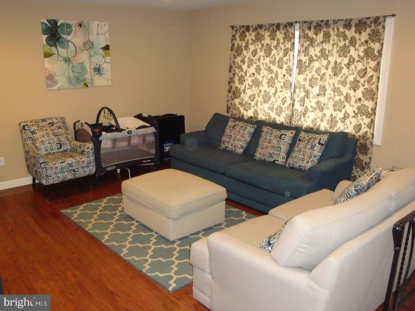 10830 East Keswick Road Philadelphia, PA 19154 - Photo 4 of 21 Living Room