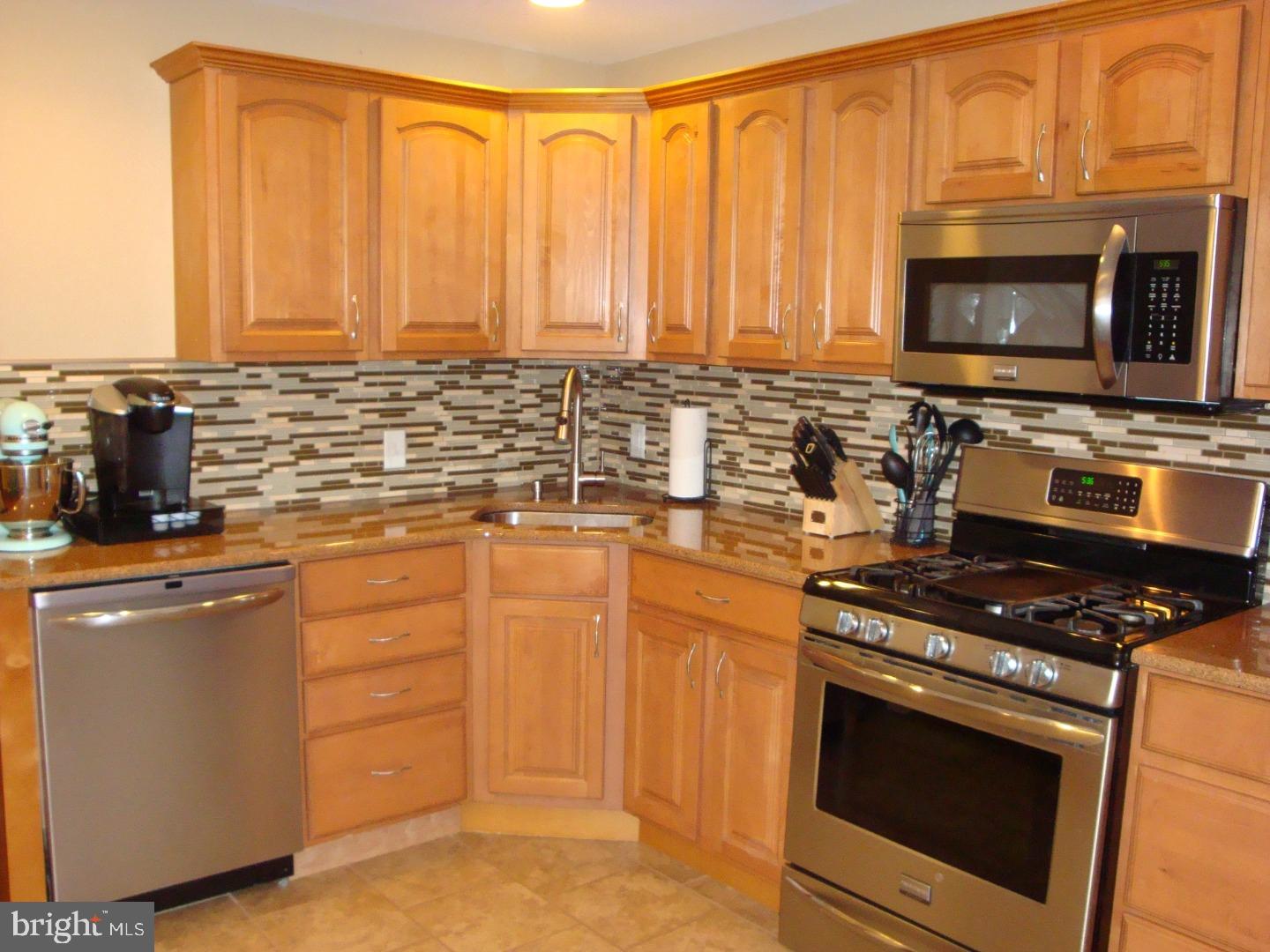 10830 East Keswick Road Philadelphia, PA 19154 - Photo 6 of 21 Kitchen