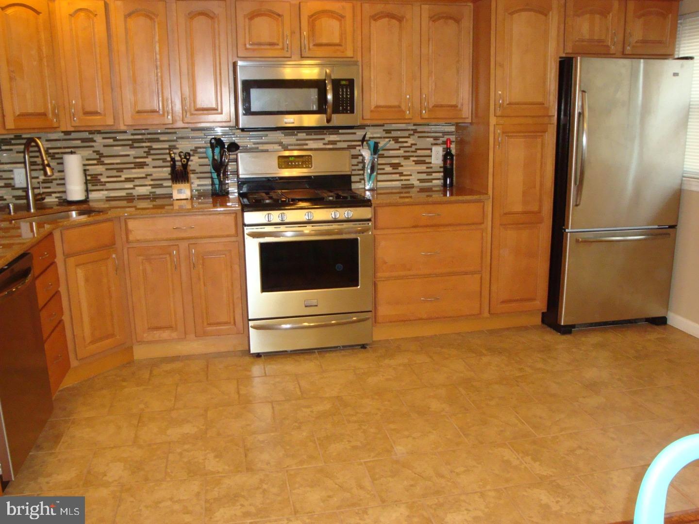 10830 East Keswick Road Philadelphia, PA 19154 - Photo 7 of 21 Kitchen