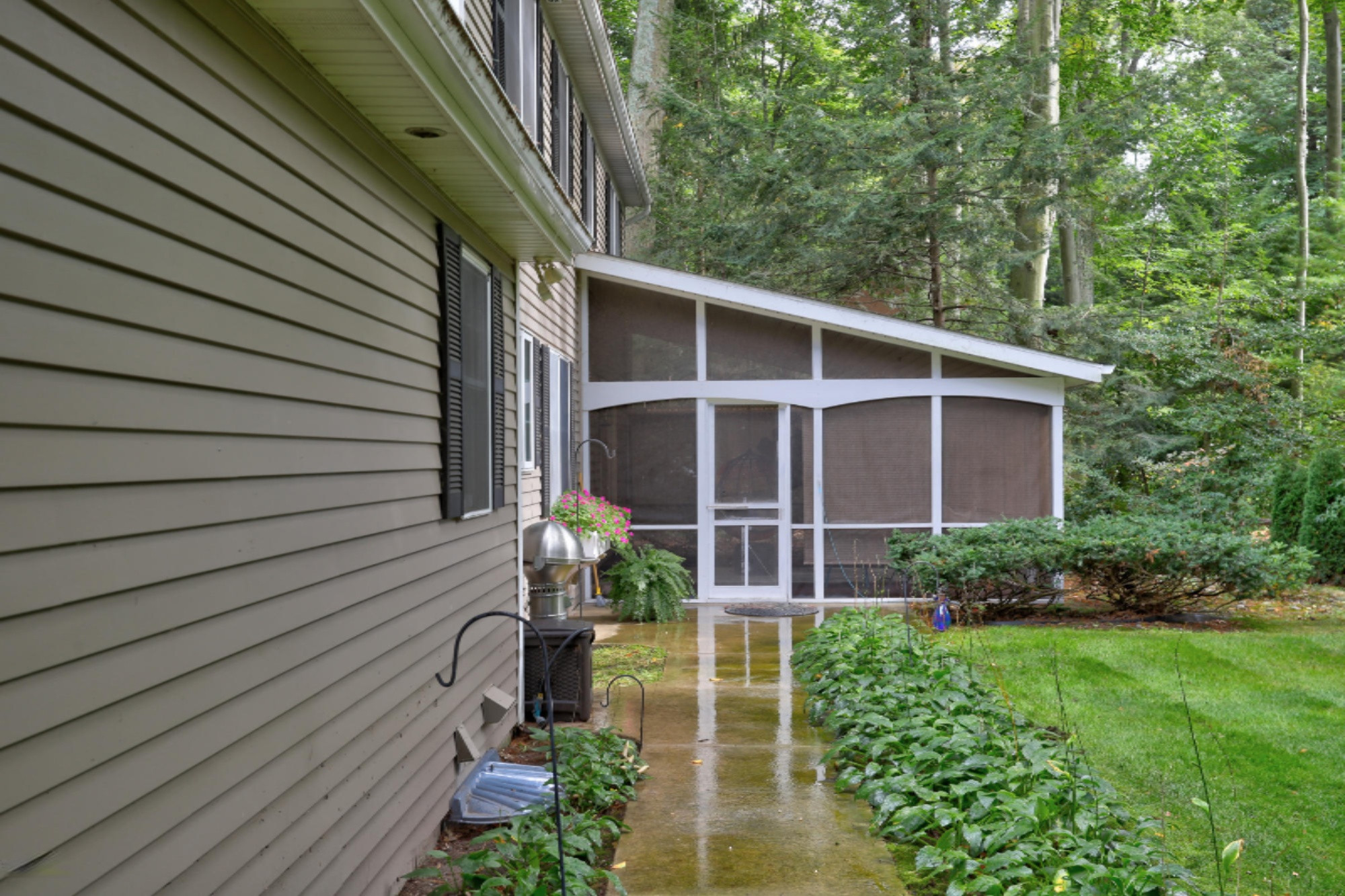 1228 Oakhampton Road Holland, MI 49424 - Photo 49 of 55 1228 Oakhampton Rd, Holland 6