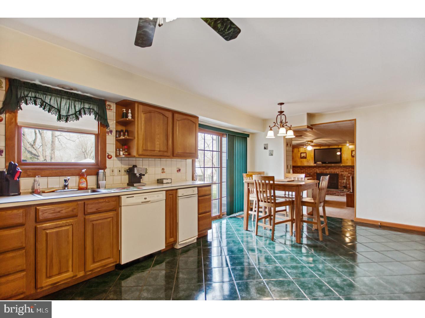 1240 Weber Road Warminster, PA 18974 - Photo 7 of 25 Gallery Image 7