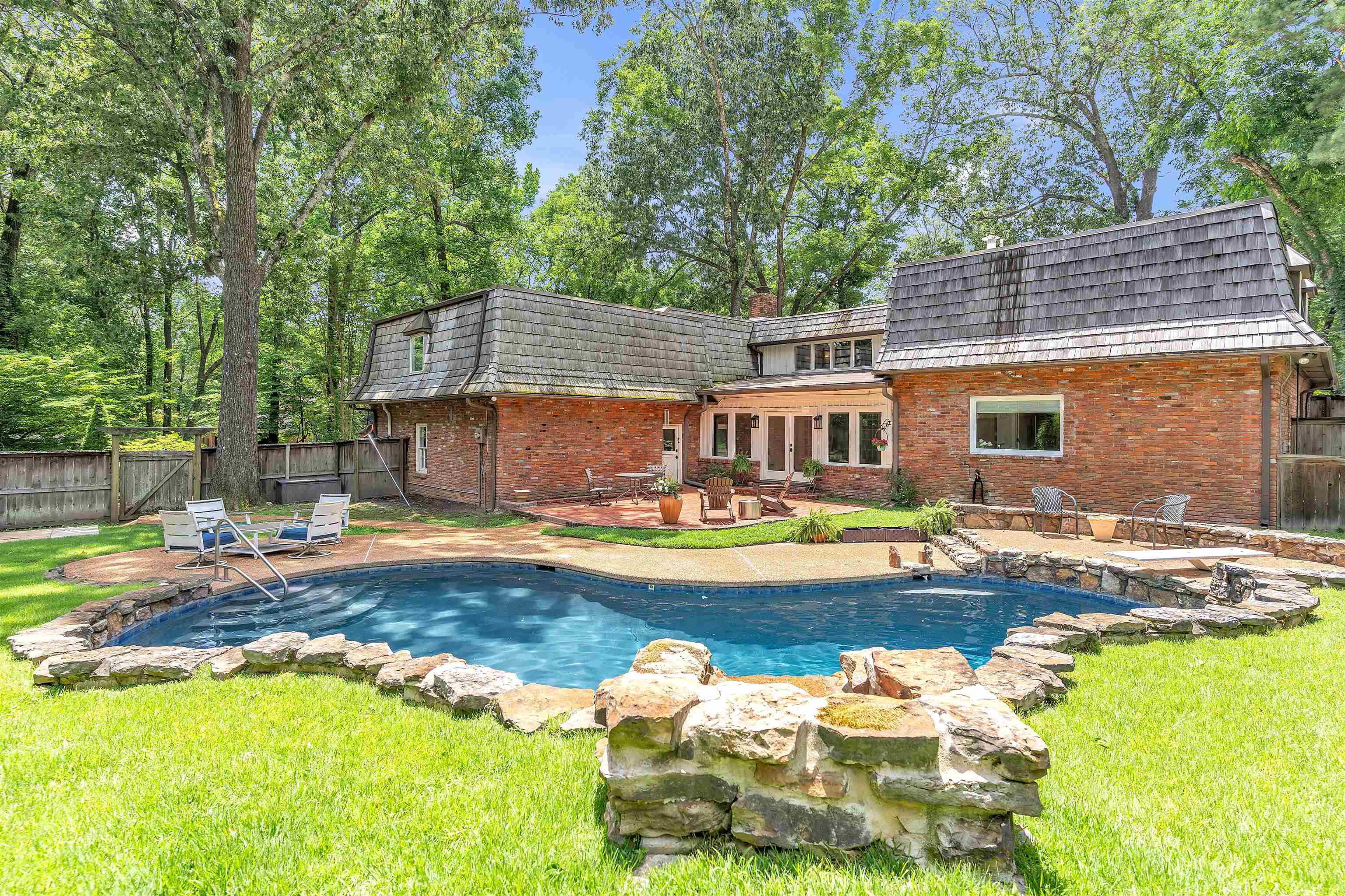 2004 Kirby Road Memphis, TN 38119 - Photo 39 of 40 Gallery Image 39