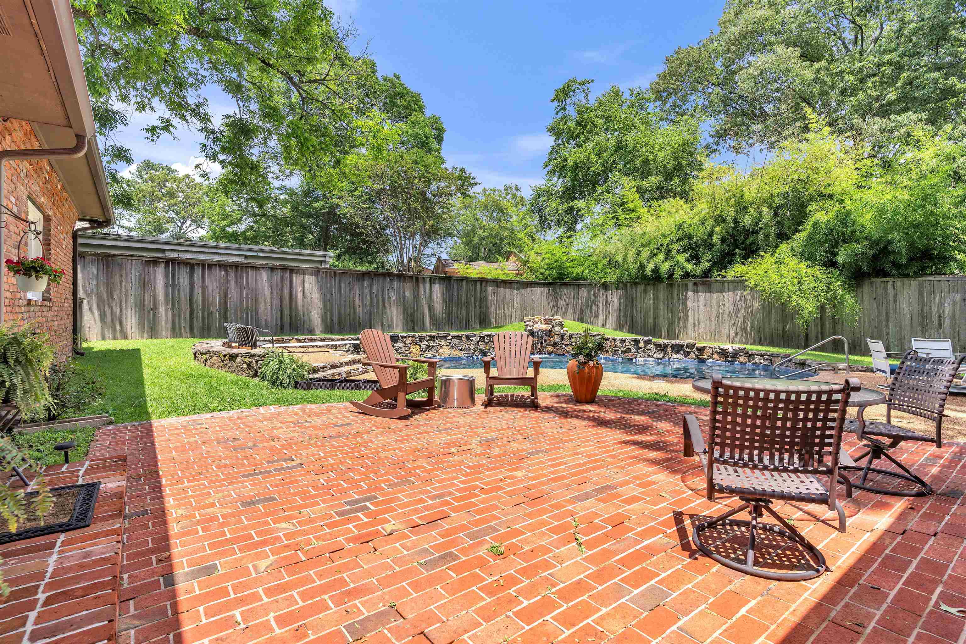 2004 Kirby Road Memphis, TN 38119 - Photo 40 of 40 Gallery Image 40