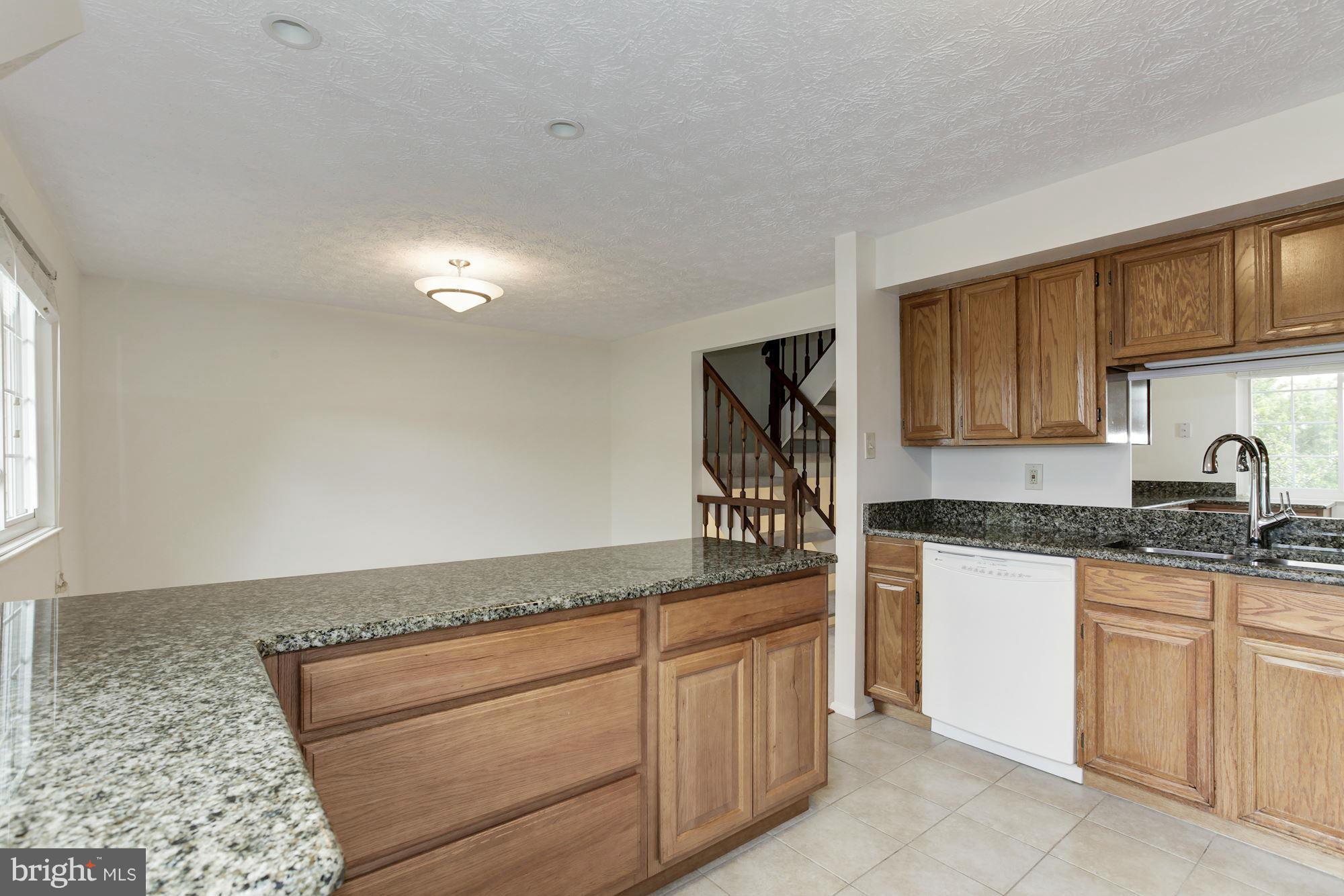 2031 Gallows Road Vienna, VA 22182 - Photo 14 of 29 Kitchen