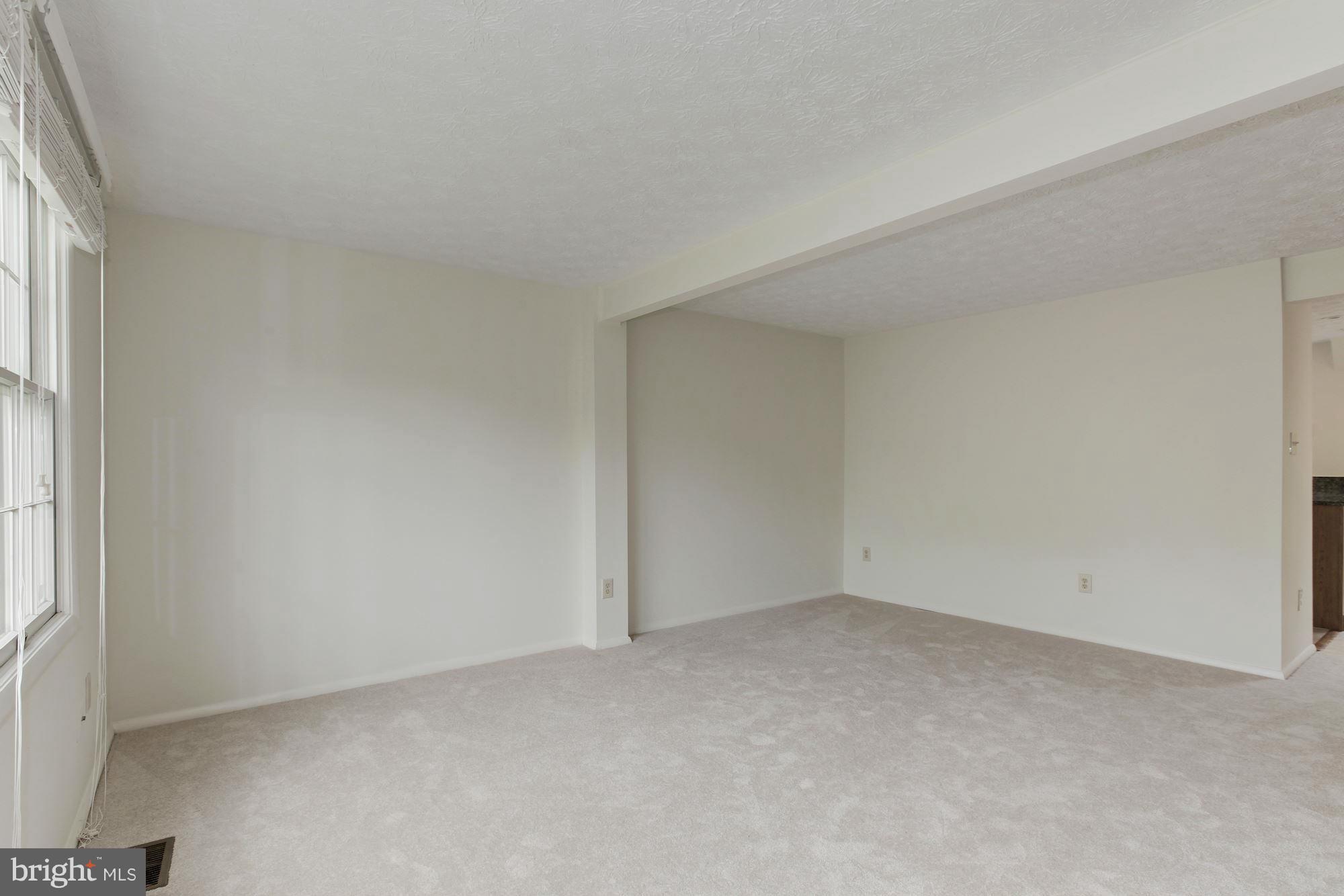2031 Gallows Road Vienna, VA 22182 - Photo 4 of 29 Living Room