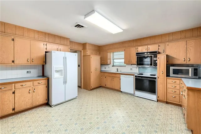 $583,000 | 24800 Milton Thompson Road, Lee's Summit, MO 64086