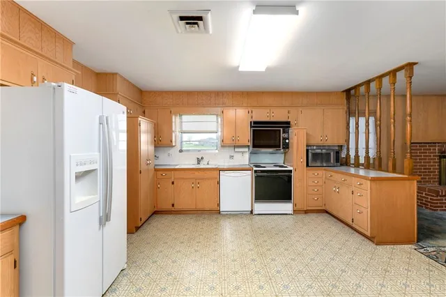 $583,000 | 24800 Milton Thompson Road, Lee's Summit, MO 64086