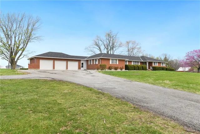 $583,000 | 24800 Milton Thompson Road, Lee's Summit, MO 64086