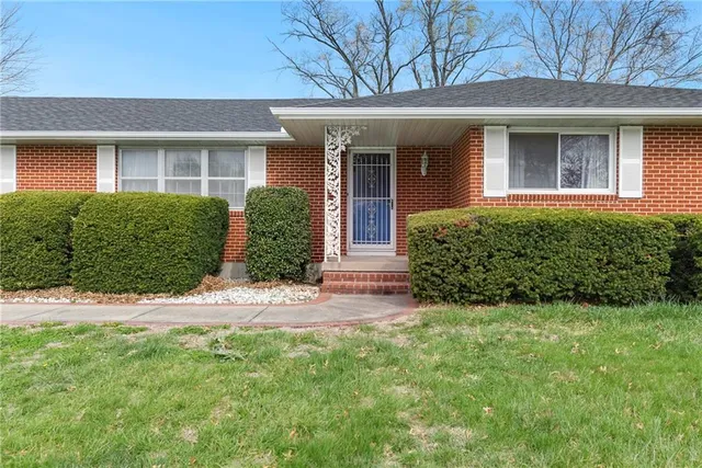 $583,000 | 24800 Milton Thompson Road, Lee's Summit, MO 64086