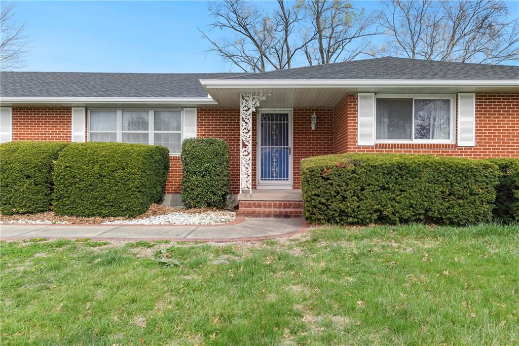 24800 Milton Thompson Road Lee's Summit, MO 64086 - Photo 4 of 53