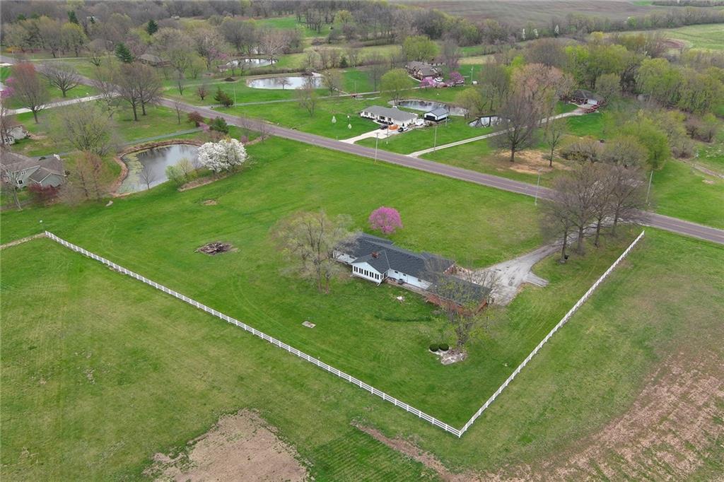 24800 Milton Thompson Road Lee's Summit, MO 64086 - Photo 43 of 53