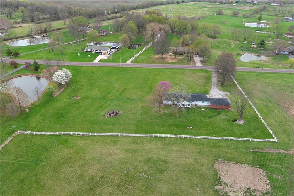 24800 Milton Thompson Road Lee's Summit, MO 64086 - Photo 45 of 53