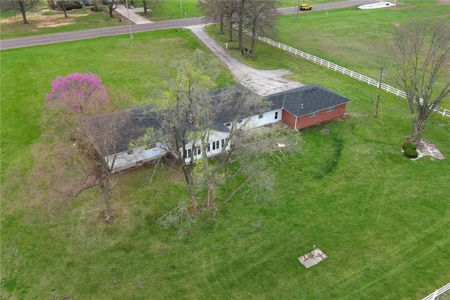 $583,000 | 24800 Milton Thompson Road, Lee's Summit, MO 64086