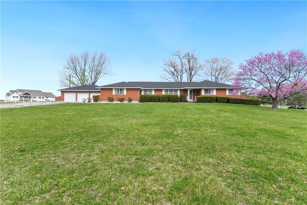 24800 Milton Thompson Road Lee's Summit, MO 64086 - Photo 5 of 53