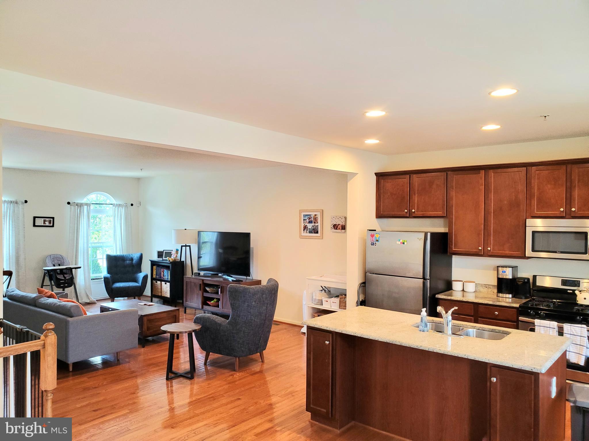 9827 Solar Course Laurel, MD 20723 - Photo 3 of 57