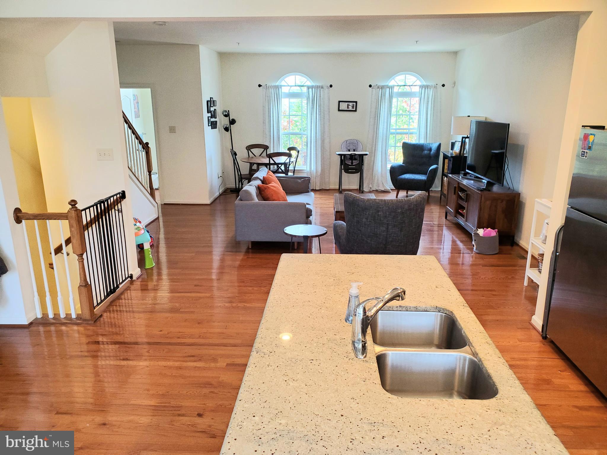 9827 Solar Course Laurel, MD 20723 - Photo 5 of 57