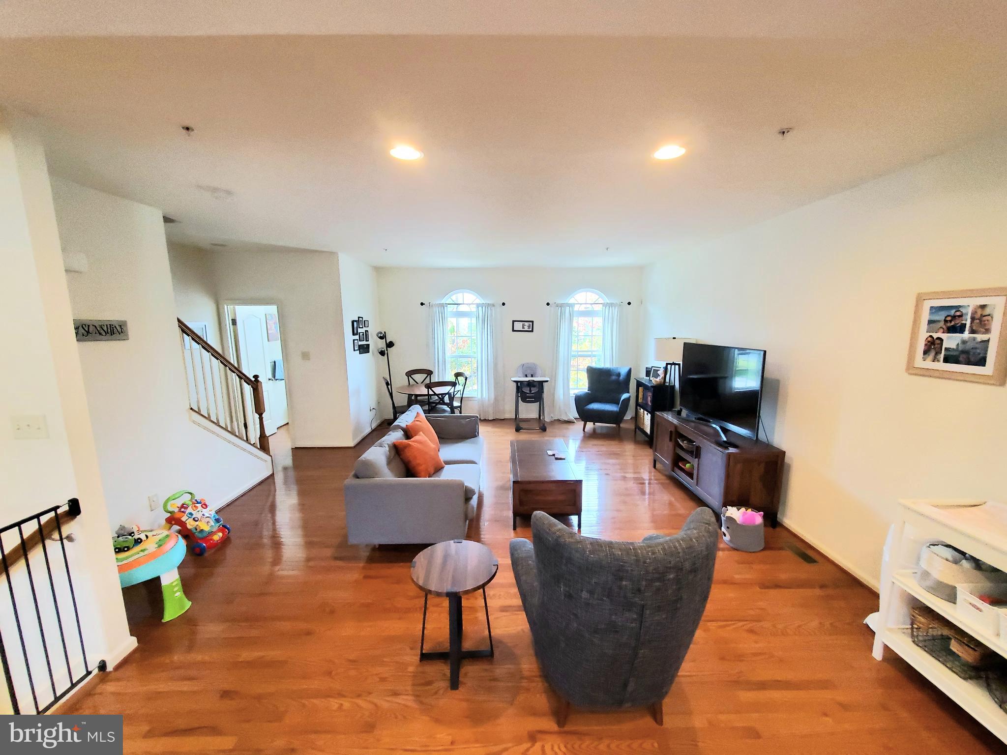 9827 Solar Course Laurel, MD 20723 - Photo 6 of 57