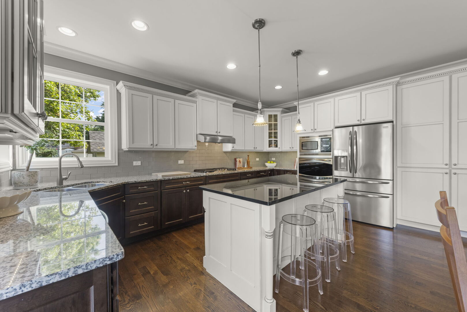 1711 Driving Park Road Wheaton, IL 60187 - Photo 10 of 46 Gallery Image 10