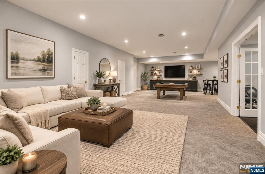 21 Reagan Way Butler, NJ 07405 - Photo 33 of 43 Gallery Image 33