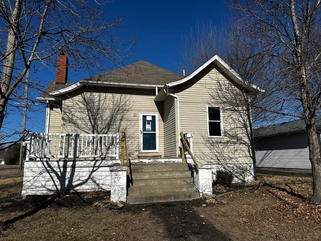 $65,000 | 1001 East Oak Street, West Frankfort, IL 62896