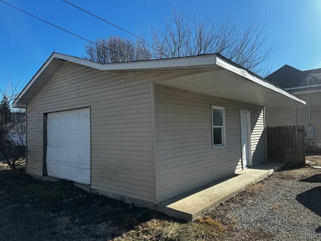 $65,000 | 1001 East Oak Street, West Frankfort, IL 62896