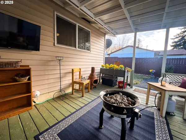 $275,000 | 1225 East B Street, Fossil, OR 97830