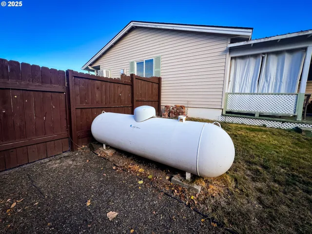 $275,000 | 1225 East B Street, Fossil, OR 97830