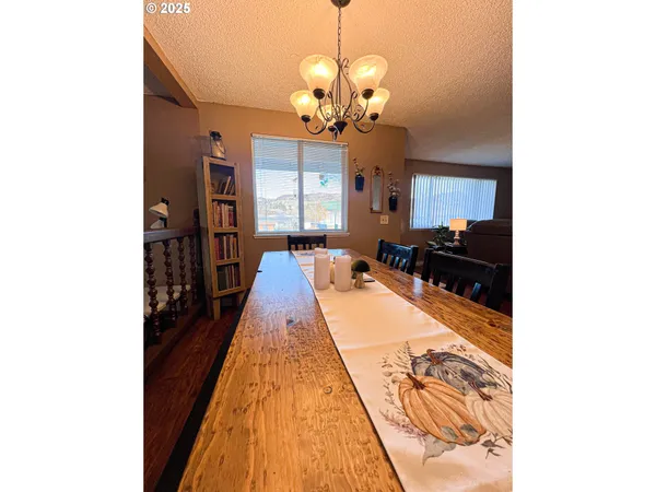 $275,000 | 1225 East B Street, Fossil, OR 97830