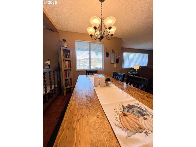 $275,000 | 1225 East B Street, Fossil, OR 97830