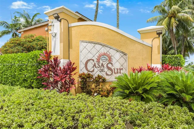 $2,300 | 755 East Mowry Court, Homestead, FL 33030