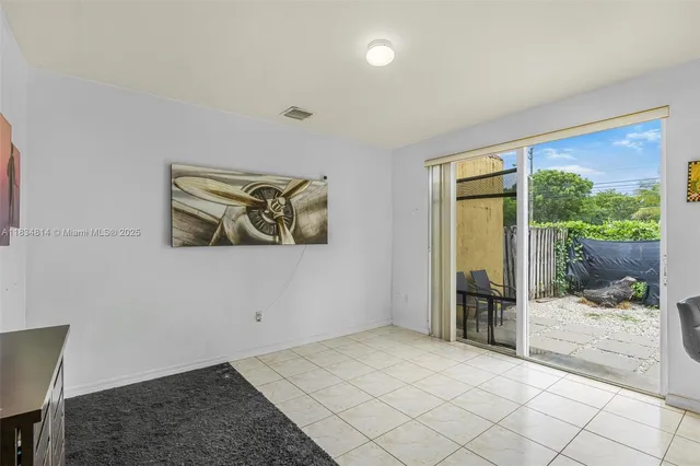 $2,300 | 755 East Mowry Court, Homestead, FL 33030