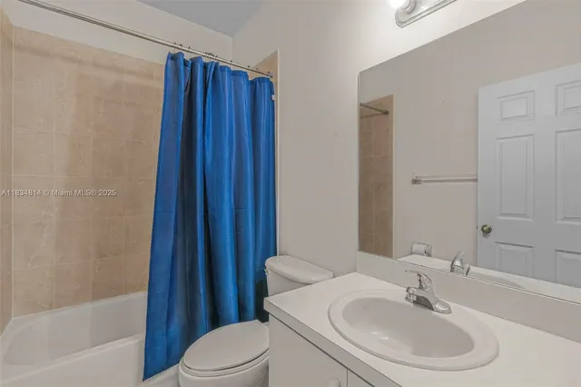 $2,300 | 755 East Mowry Court, Homestead, FL 33030