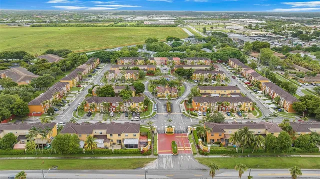 $2,300 | 755 East Mowry Court, Homestead, FL 33030