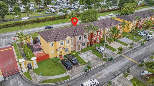 $2,300 | 755 East Mowry Court, Homestead, FL 33030