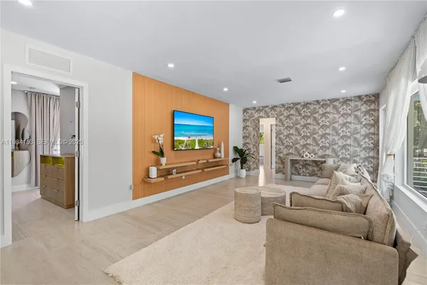 $13,500 | 1345 Southwest 14th Avenue, Miami, FL 33145