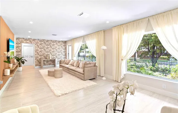 $13,500 | 1345 Southwest 14th Avenue, Miami, FL 33145
