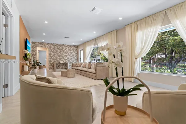 $13,500 | 1345 Southwest 14th Avenue, Miami, FL 33145