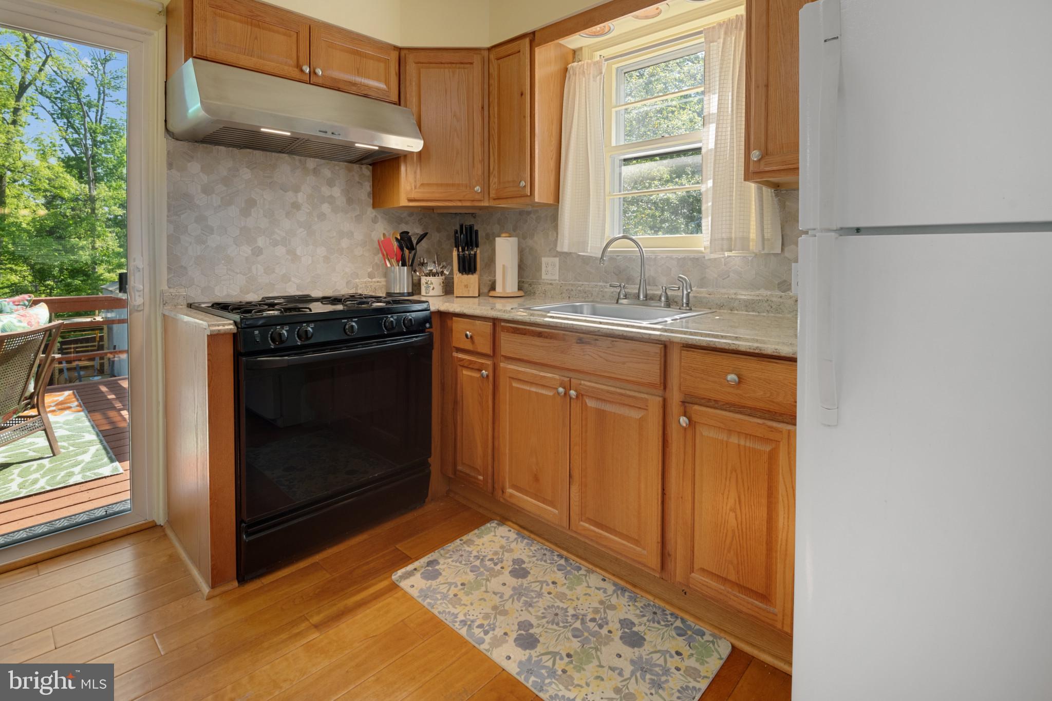 6220 Quebec Place Berwyn Heights, MD 20740 - Photo 11 of 44 Kitchen