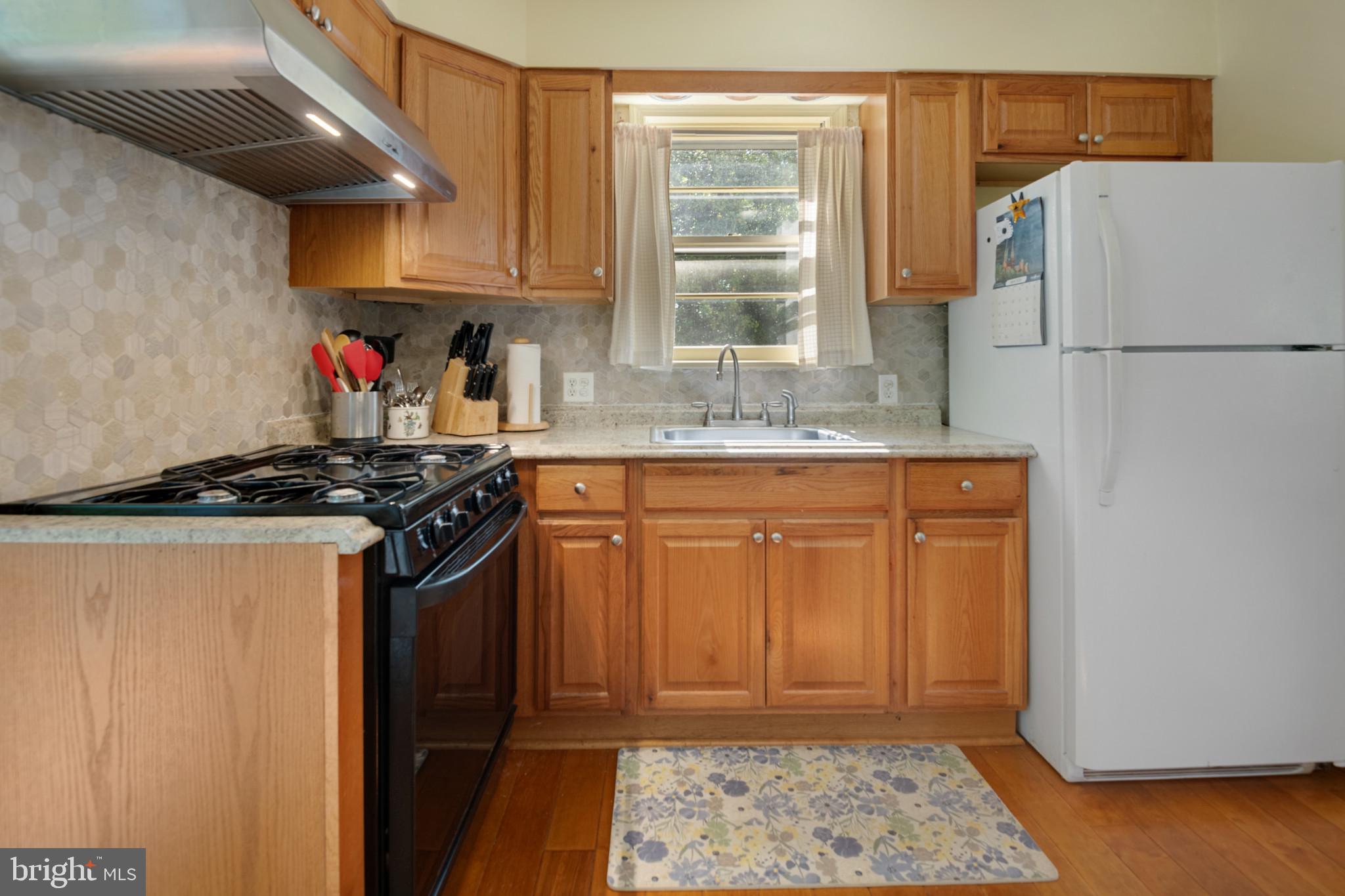 6220 Quebec Place Berwyn Heights, MD 20740 - Photo 12 of 44 Kitchen