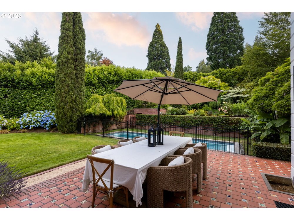 11175 South Riverwood Road Portland, OR 97219 - Photo 43 of 48