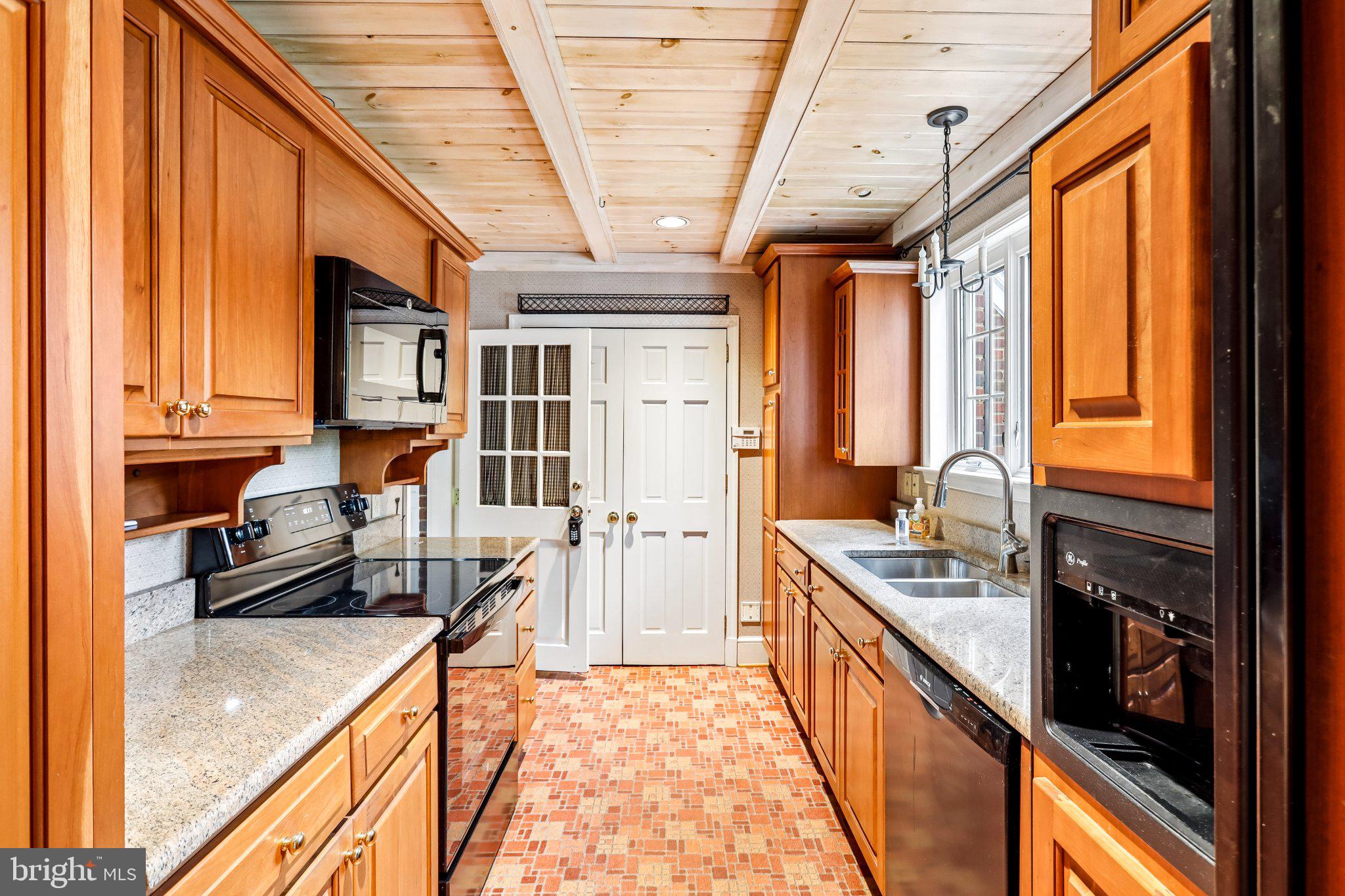 10519 Deneane Road Silver Spring, MD 20903 - Photo 10 of 20 Gallery Image 10