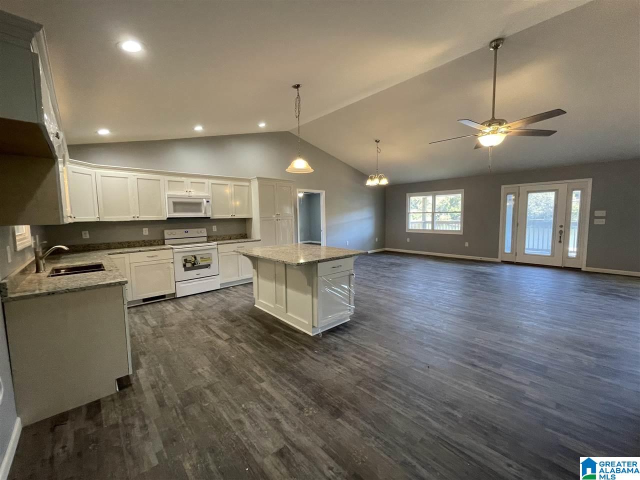 438 Lakeshore Circle Warrior, AL 35180 - Photo 11 of 38