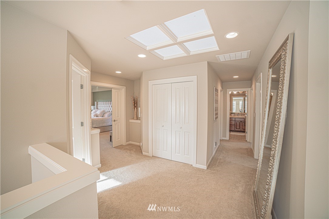 117 Ilwaco Place Southeast Renton, WA 98059 - Photo 14 of 28 Gallery Image 14