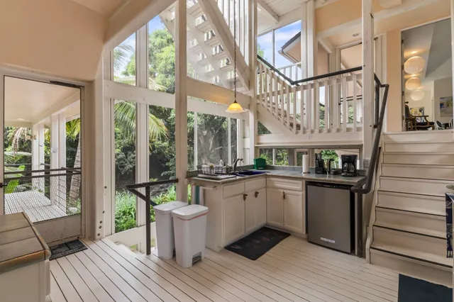 $1,900,000 | 6900 Hana Highway, Haiku, HI 96708