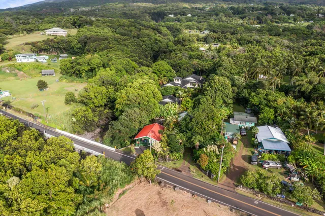 $1,900,000 | 6900 Hana Highway, Haiku, HI 96708