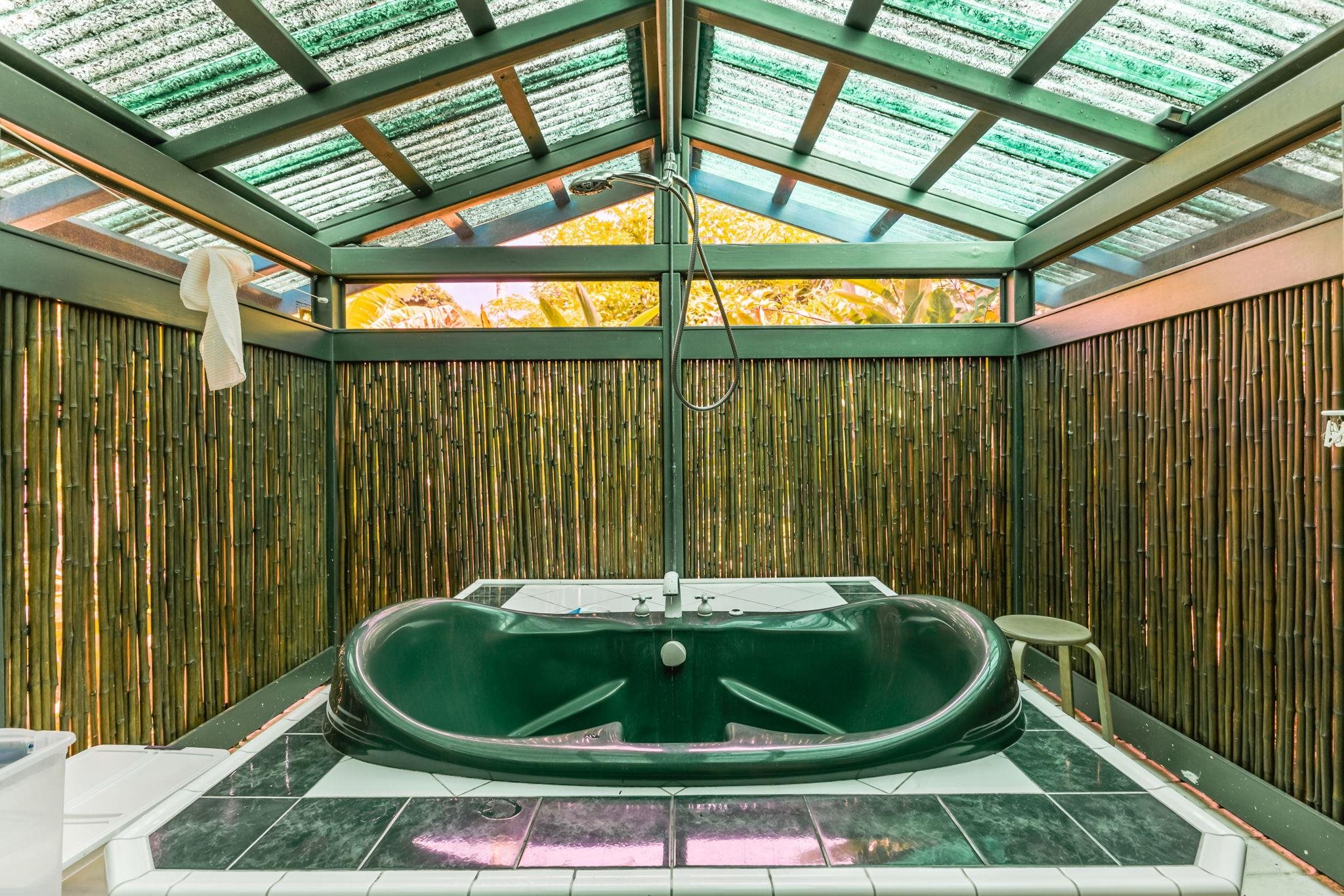 6900 Hana Highway Haiku, HI 96708 - Photo 48 of 50 Cottage Indoor Outdoor Tub and Shower