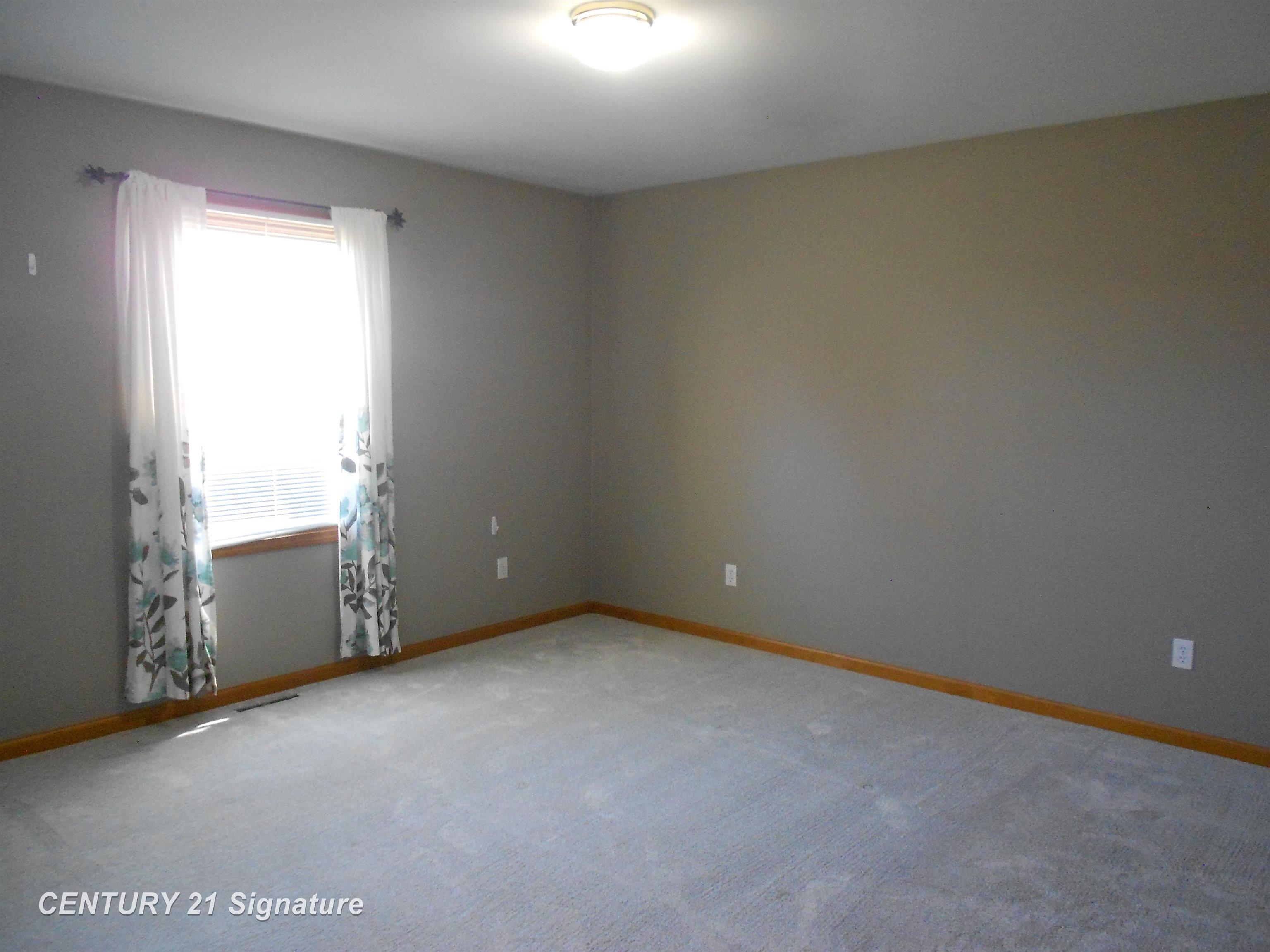 4325 Lone Road Freeland, MI 48623 - Photo 11 of 36