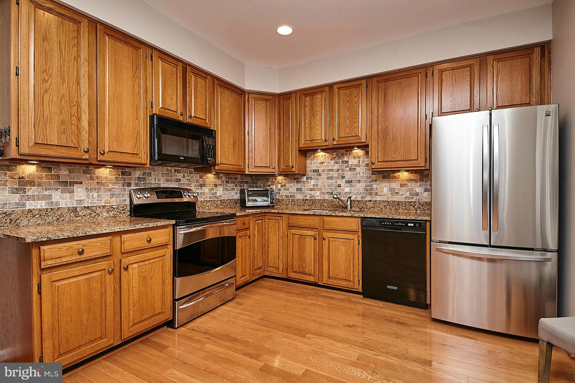 1217 Weatherstone Court Reston, VA 20194 - Photo 9 of 30 Kitchen