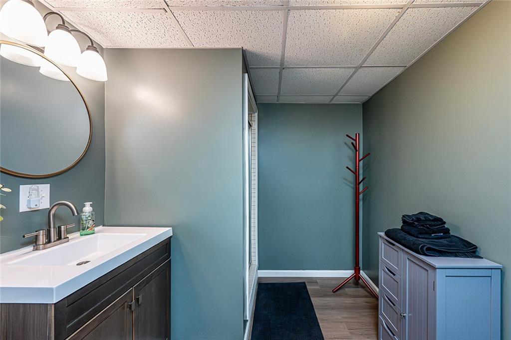2149 Kingview Road Scottdale, PA 15683 - Photo 29 of 41 Full Bath