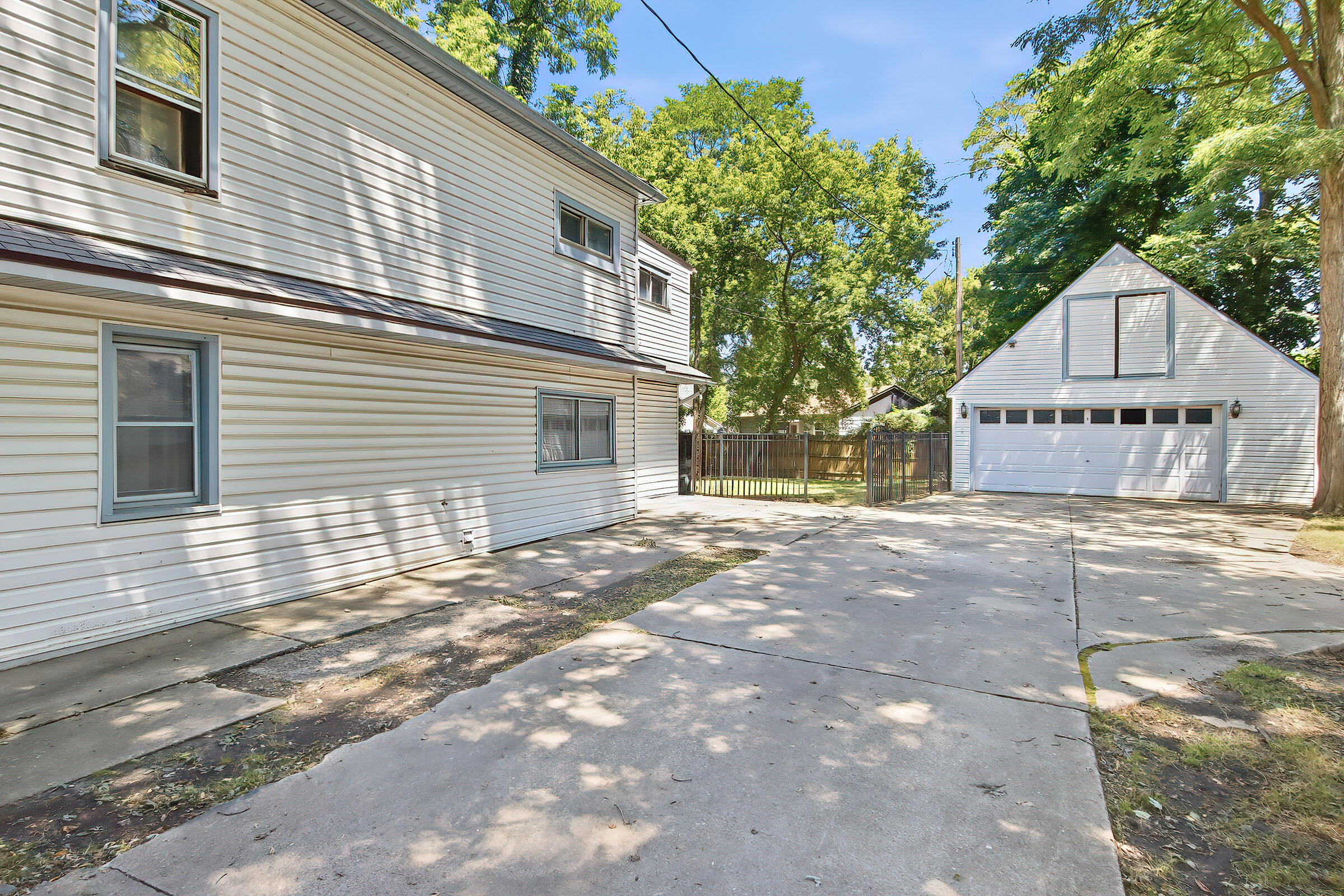 2910 Northwestern Avenue Racine, WI 53404 - Photo 36 of 45 37 IMG_0476